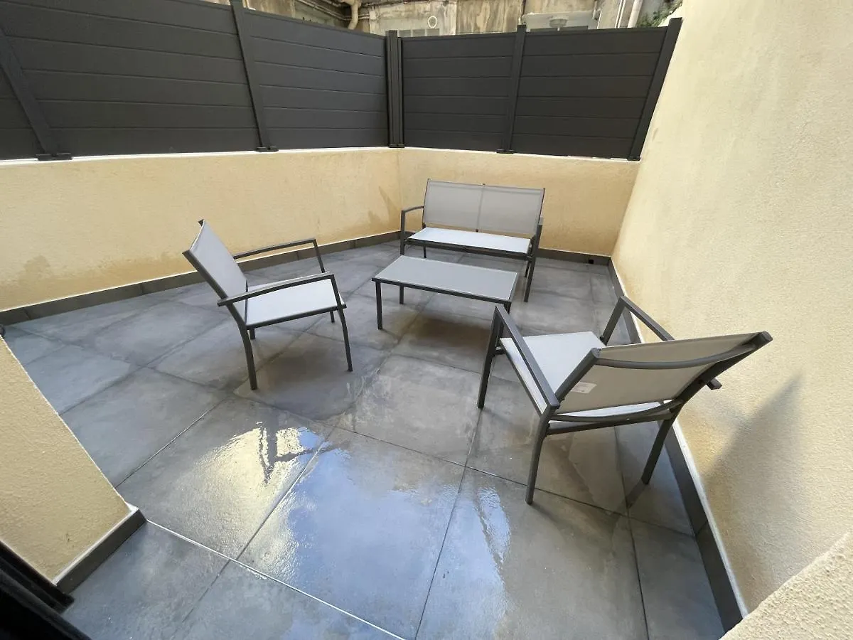Marseille : Appartement T2 Avec Terrasse 0*,  Frankrig