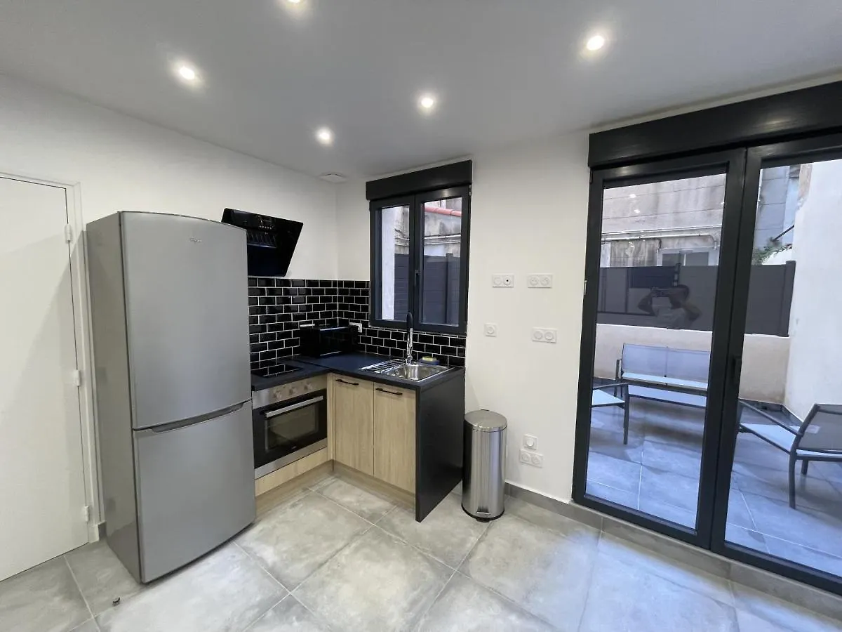 Lejlighed Marseille : Appartement T2 Avec Terrasse Frankrig
